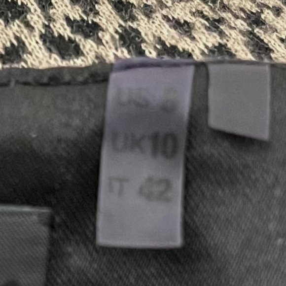 Tahari Animal Print Back Zip Pencil Mini Skirt - Picture 5 of 9